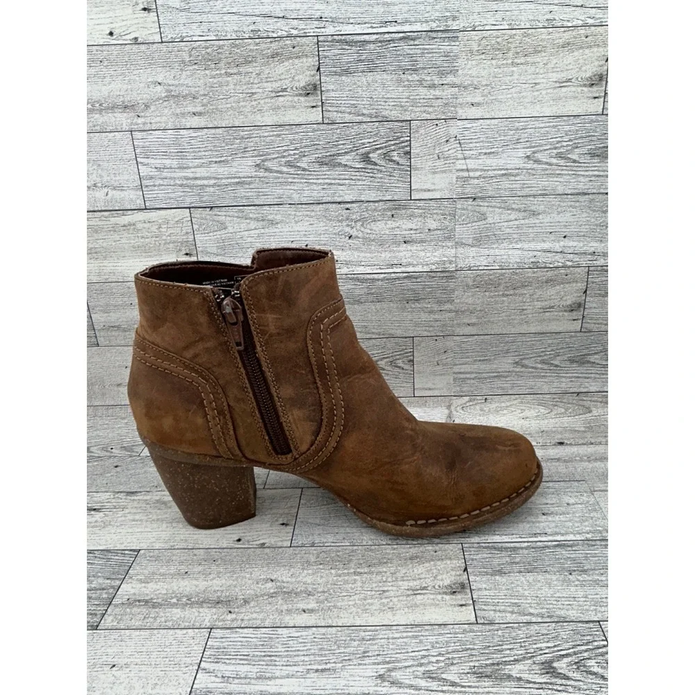 Clarks leather ankle
